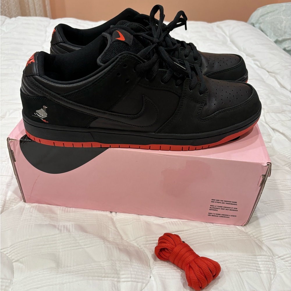 SB Dunk Black Pigeon size 13